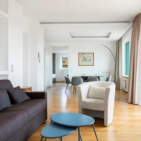 Iflat Penthouse Capitol * 罗马